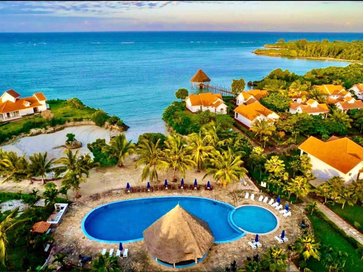 Azao Resort & Spa Pongwe Exterior foto