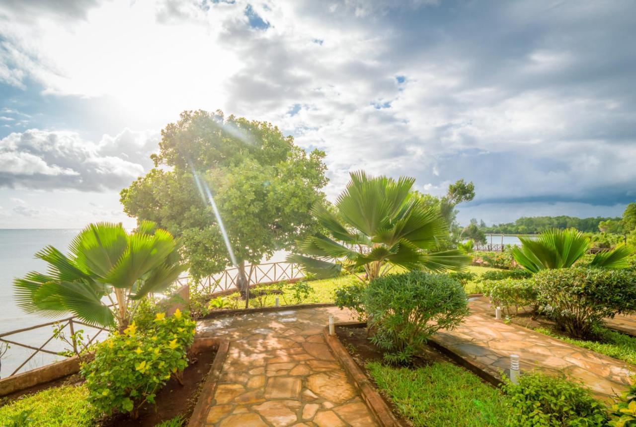 Azao Resort & Spa Pongwe Exterior foto