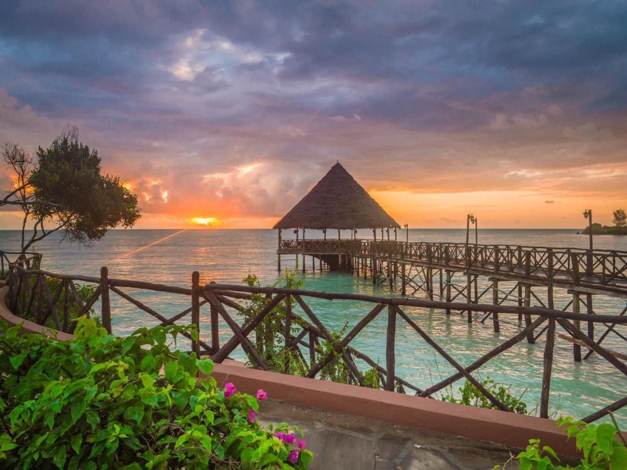Azao Resort & Spa Pongwe Exterior foto